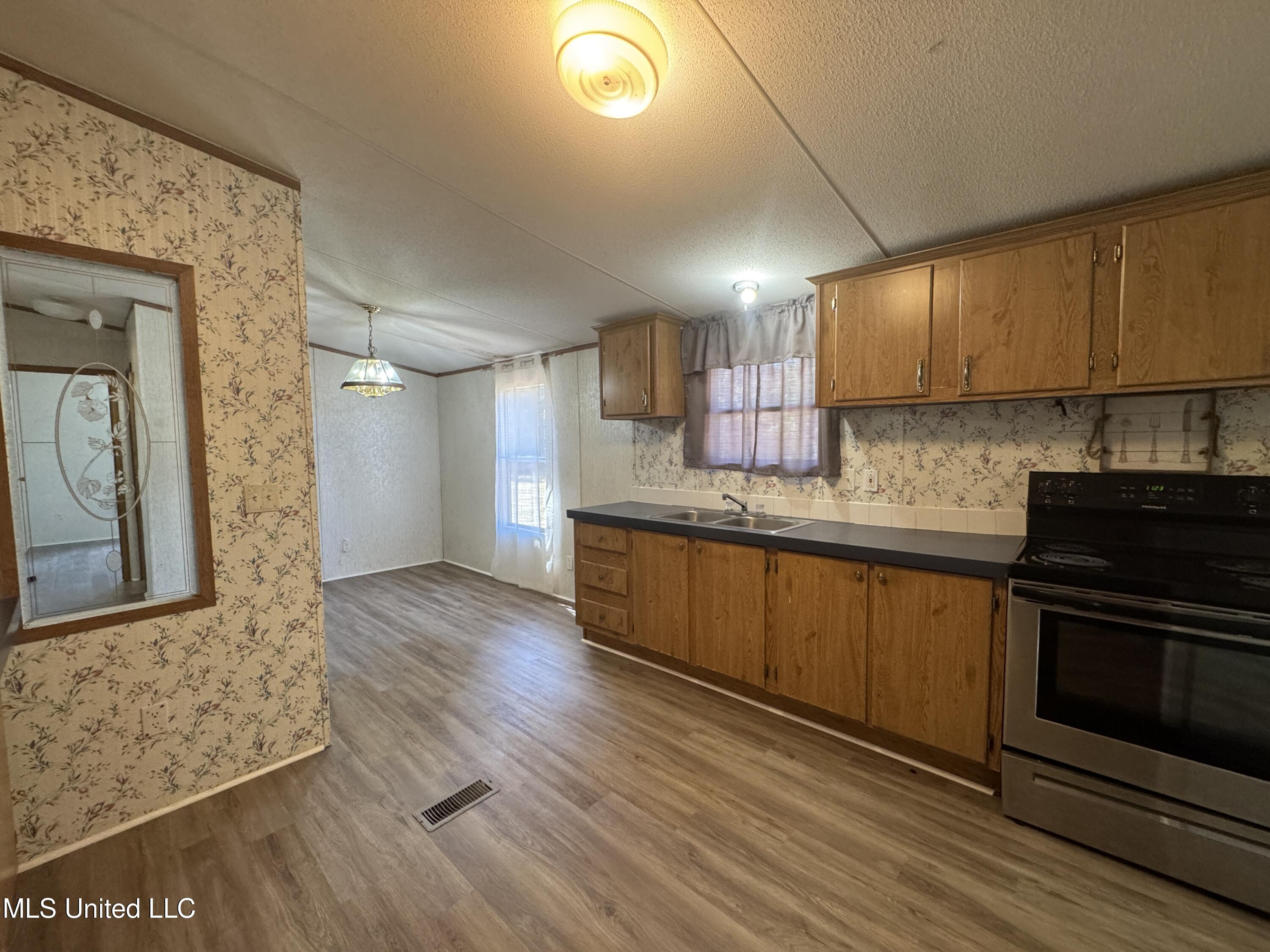 124 Ida Miller Road Lucedale, MS 39452 - Photo 7 of 36 IMG_2654