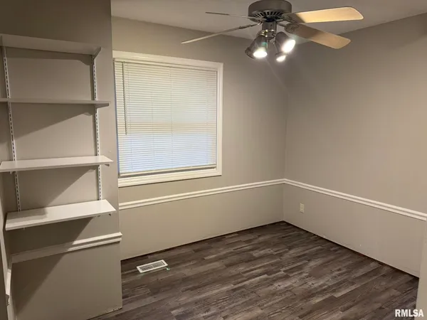 $1,800 | 1868 Kings Drive, Bettendorf, IA 52722