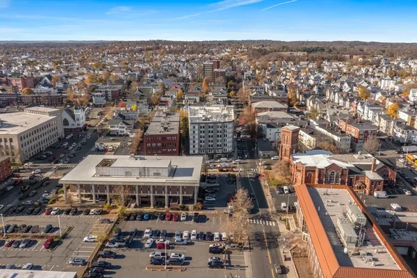 $1,675 | 585 Essex Street, Unit PH 703, Lynn, MA 01901
