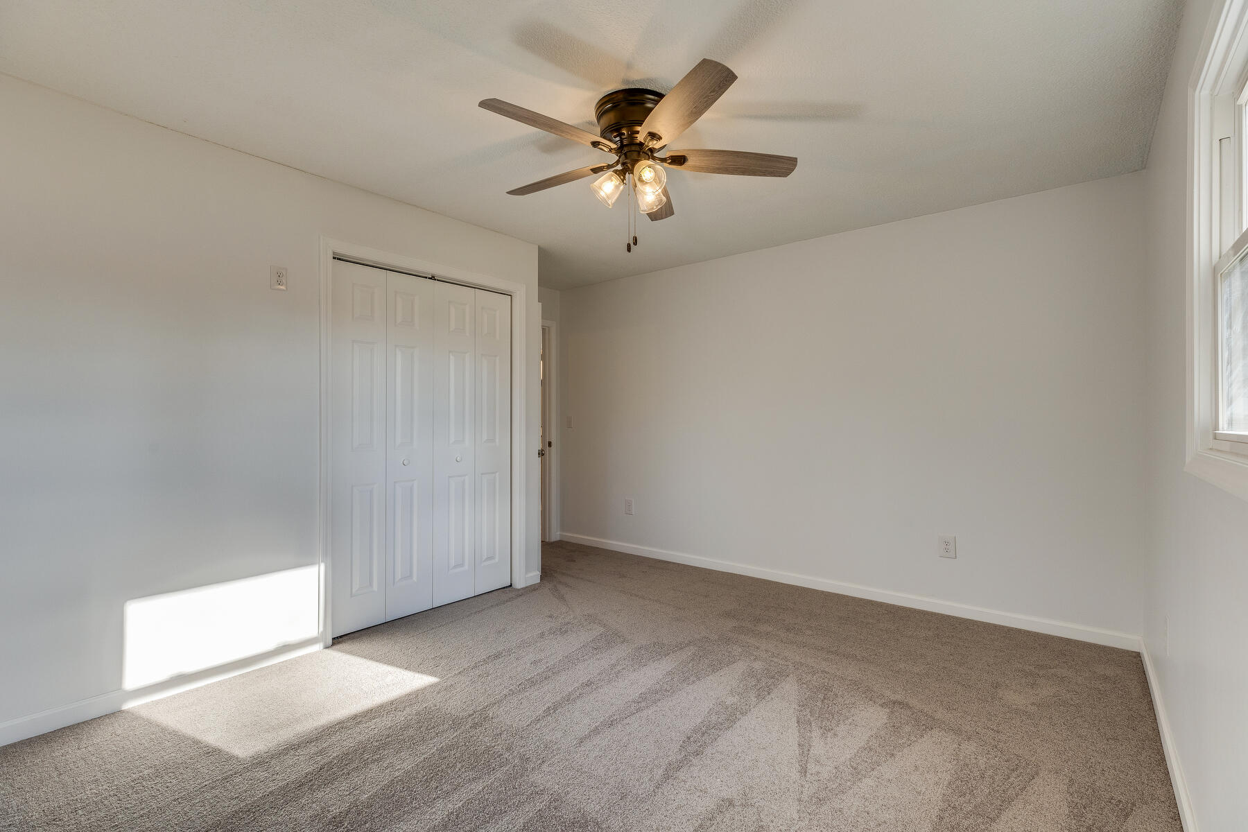 4016 Old Jonesborough Road Jonesborough, TN 37659 - Photo 24 of 41 024