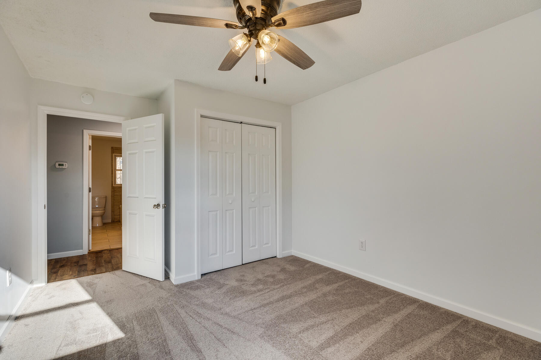 4016 Old Jonesborough Road Jonesborough, TN 37659 - Photo 27 of 41 027