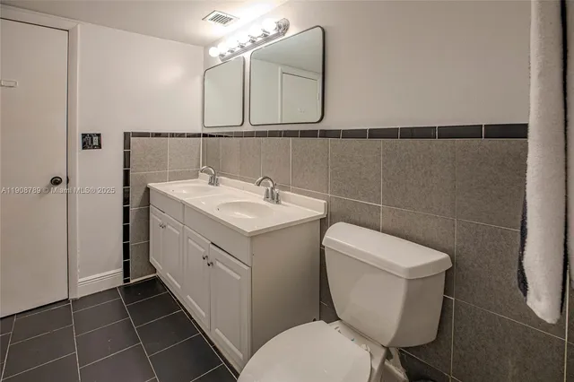 $530,000 | 437 Golden Isles Drive, Unit 9BC, Hallandale Beach, FL 33009