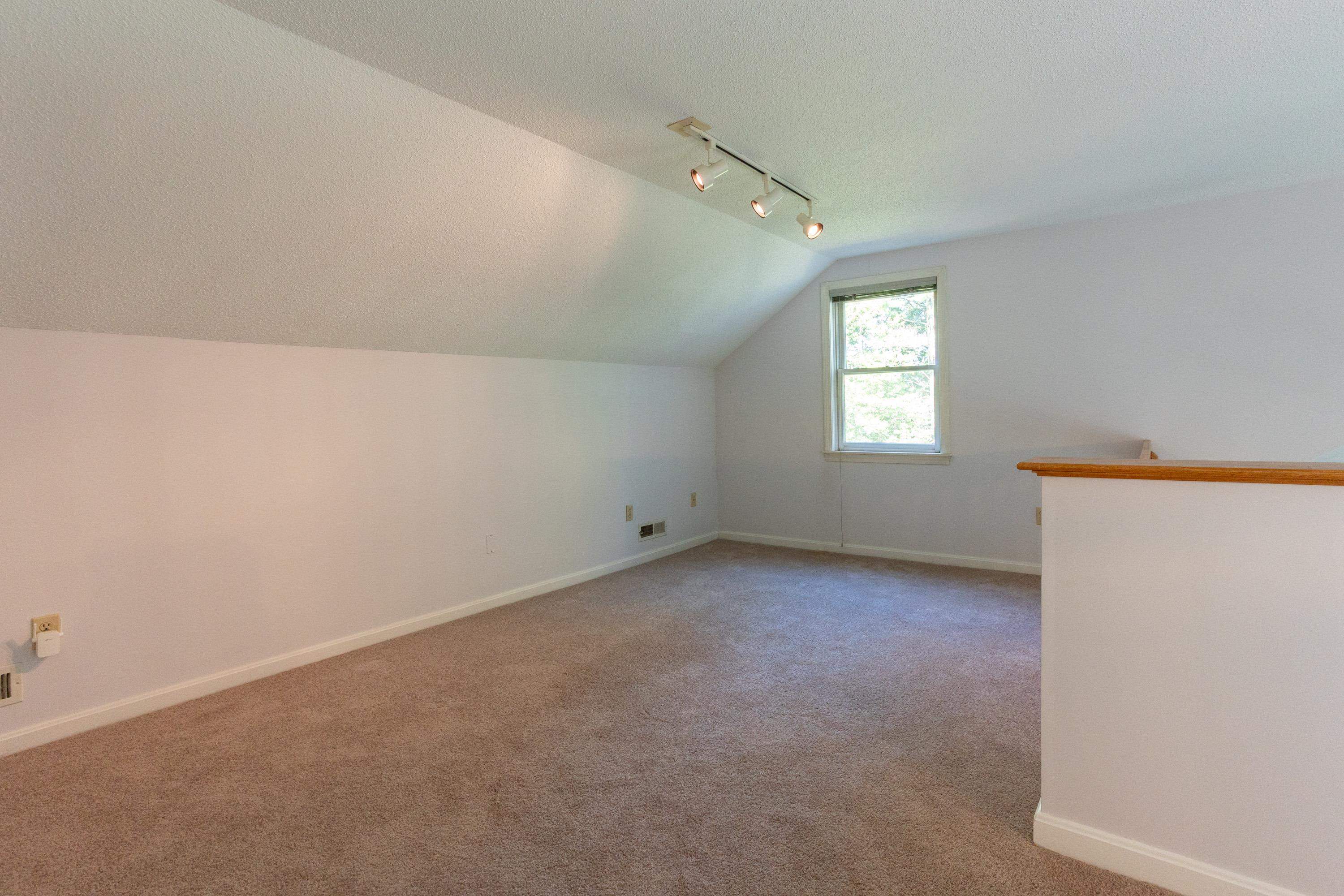 319 Fox Run Road Hudson, NH 03051 - Photo 37 of 58