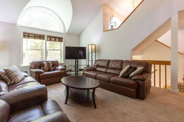 $489,900 | 319 Fox Run Road, Hudson, NH 03051