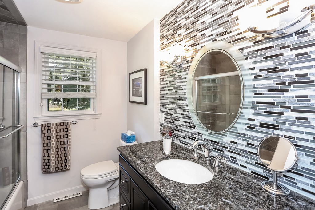 35 Brookwood Road Hanover, MA 02339 - Photo 10 of 19 Gallery Image 10