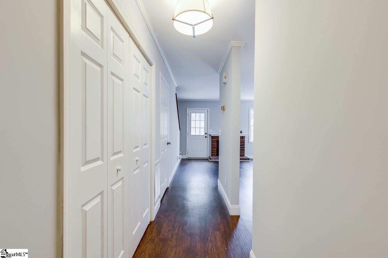 2012 Spring Wood Drive Mauldin, SC 29662 - Photo 2 of 16 Gallery Image 2