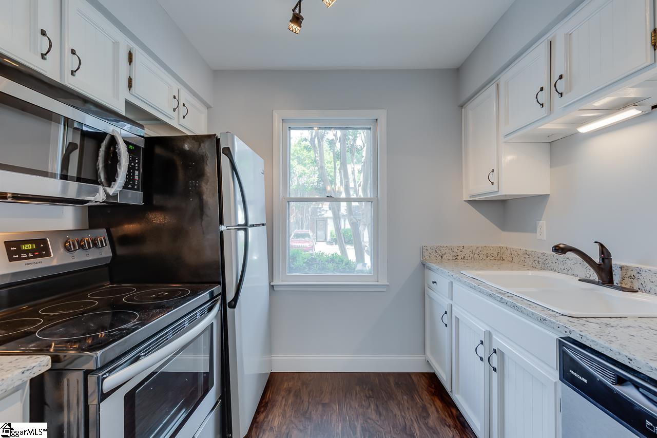 2012 Spring Wood Drive Mauldin, SC 29662 - Photo 5 of 16 Gallery Image 5