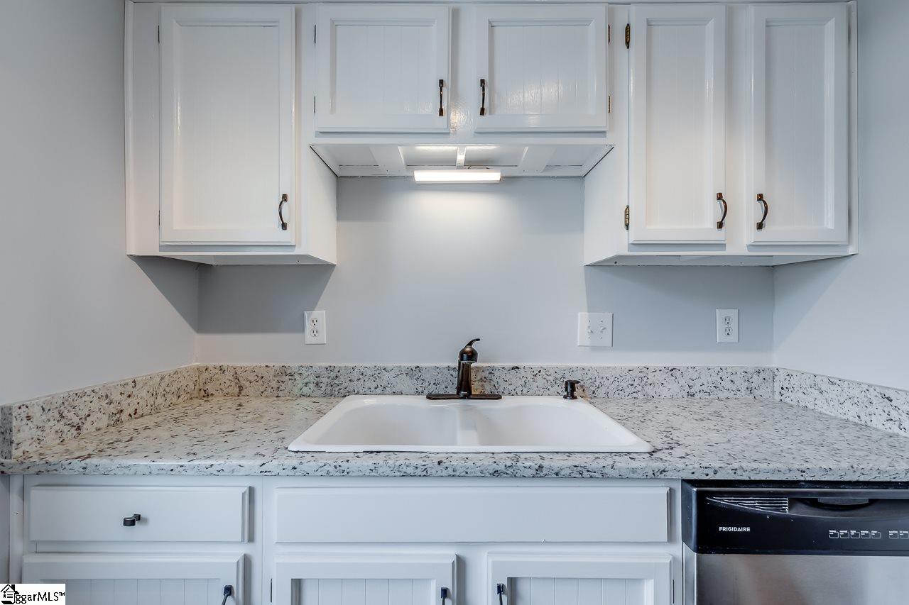 2012 Spring Wood Drive Mauldin, SC 29662 - Photo 6 of 16 Gallery Image 6