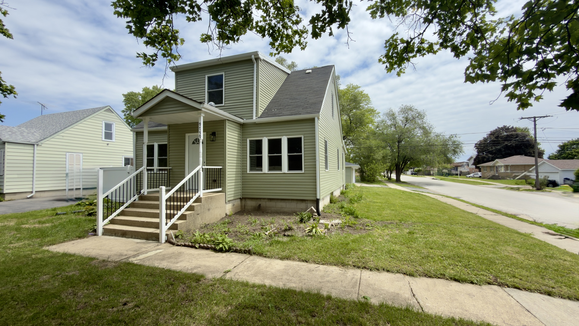 9759 Rutherford Avenue Oak Lawn, IL 60453 - Photo 1 of 46