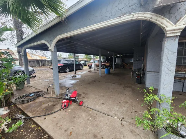 a view of parking area