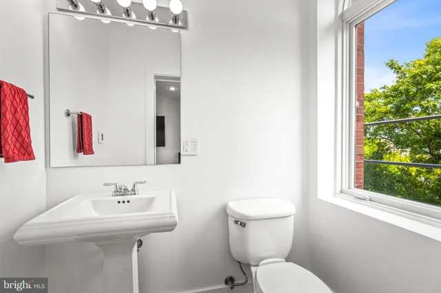 $659,900 | 115 New York Avenue Northwest, Unit 9, Washington, DC 20001