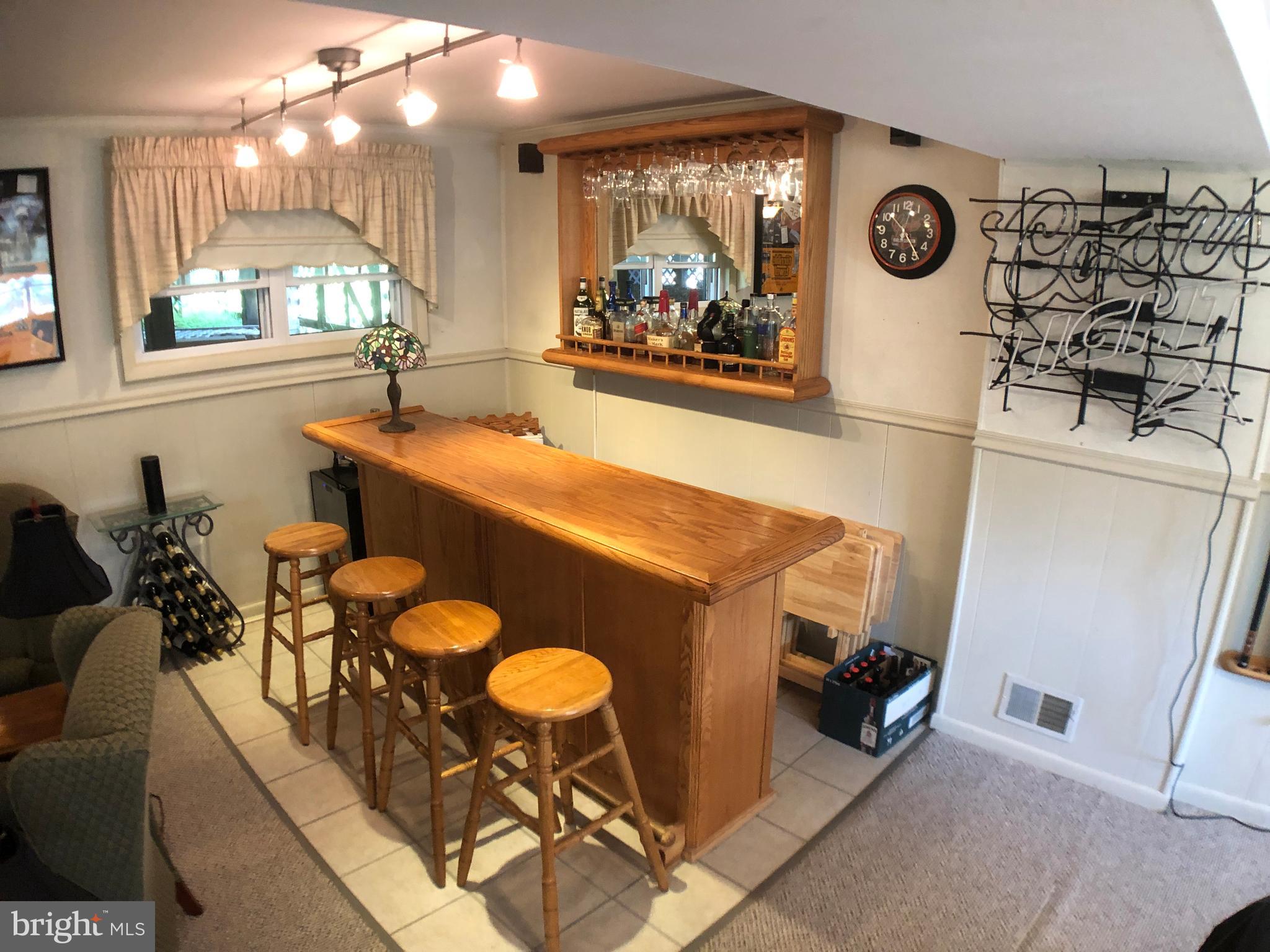 16116 Laurel Ridge Drive Laurel, MD 20707 - Photo 17 of 37 Bar and Mirror Convey With The Home