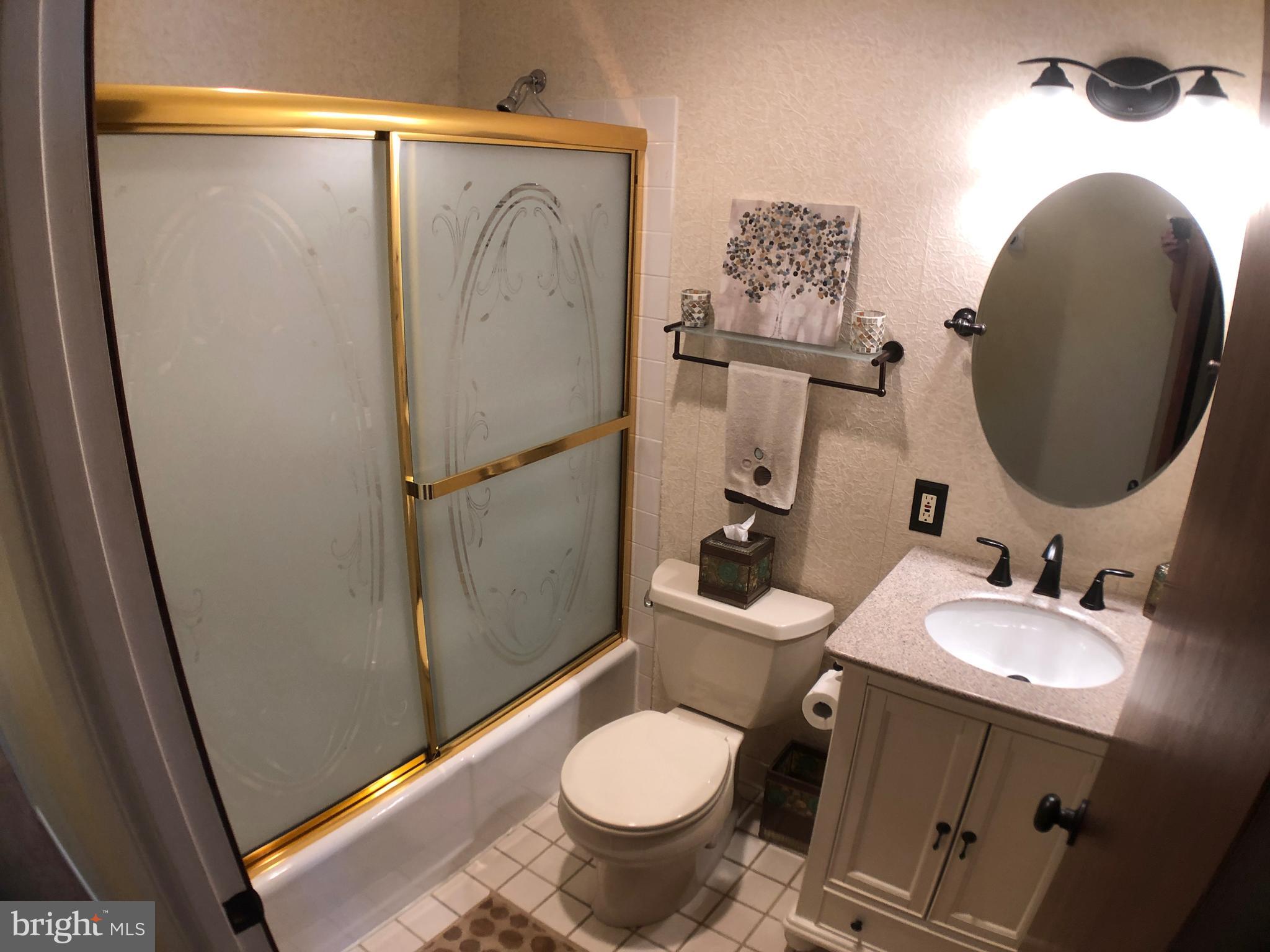 16116 Laurel Ridge Drive Laurel, MD 20707 - Photo 33 of 37 Upstairs Hall Bathroom