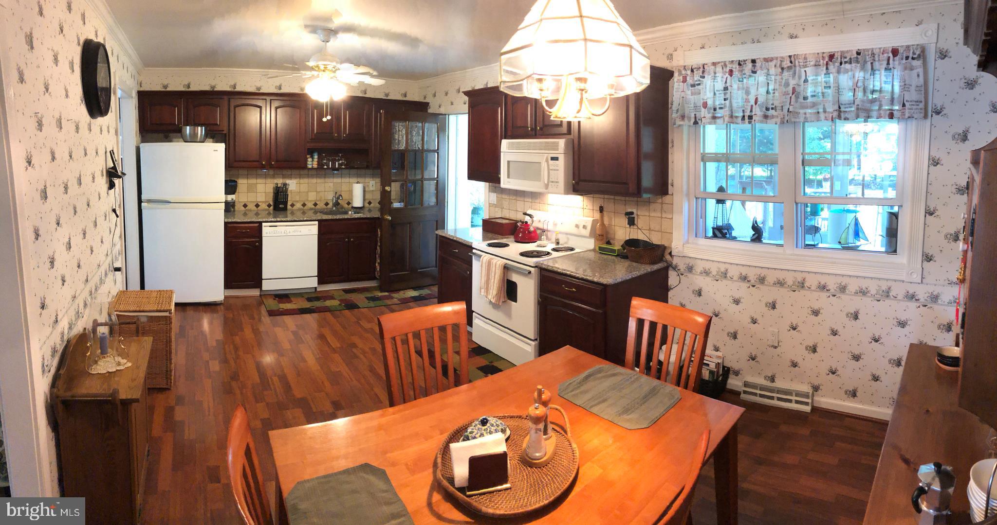 16116 Laurel Ridge Drive Laurel, MD 20707 - Photo 7 of 37 Bright Spacious Kitchen