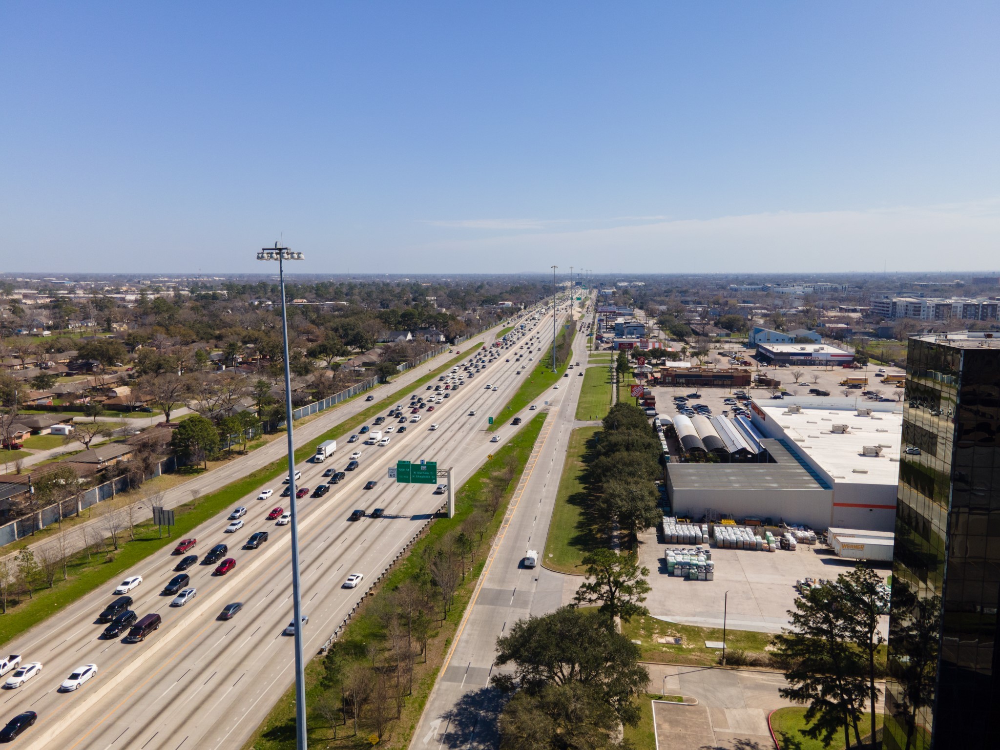 1135 West 26th Street, Unit 5 Houston, TX 77008 - Photo 19 of 30 a view of a city