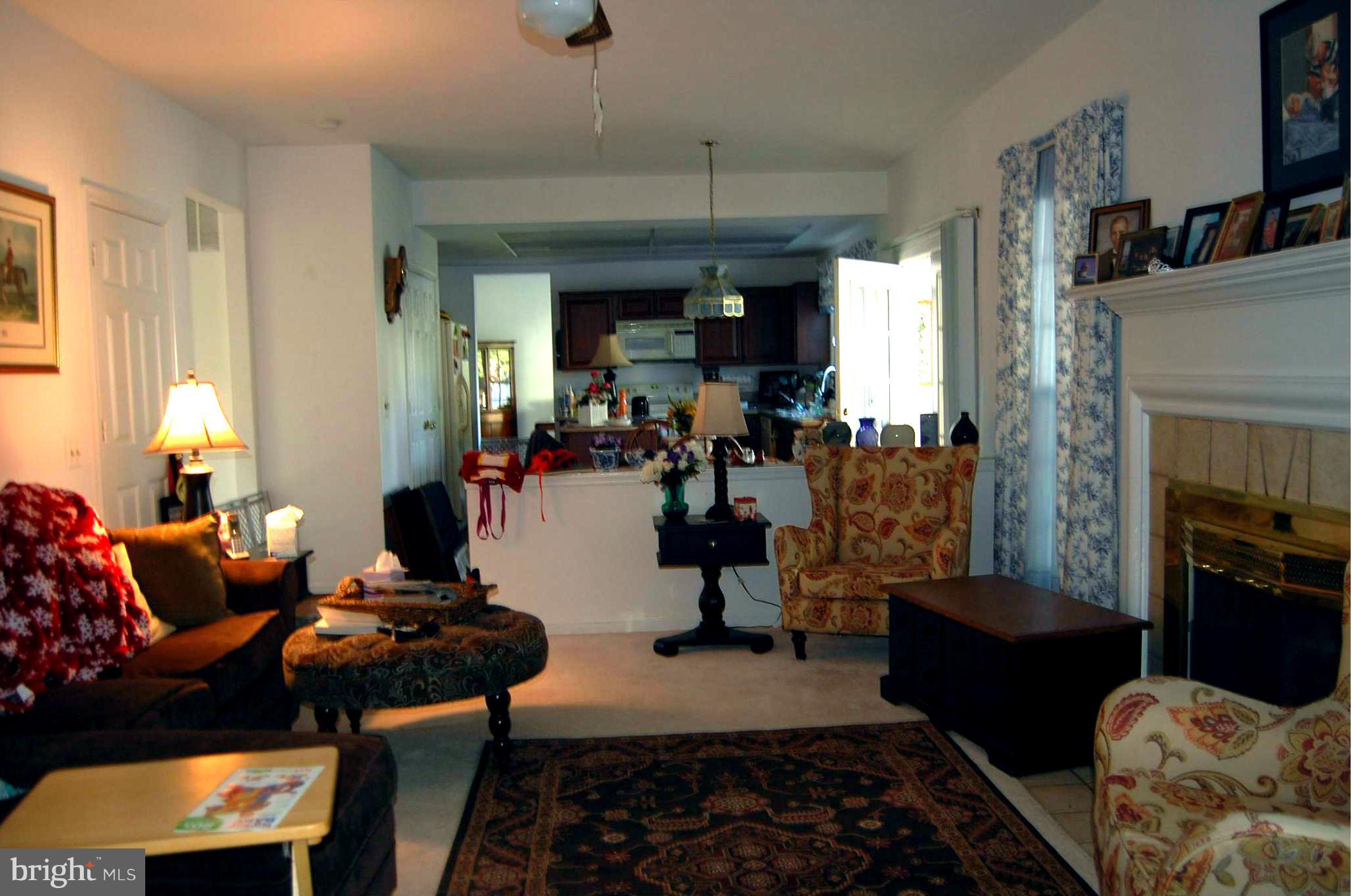 8570 Yoder Street Manassas, VA 20110 - Photo 14 of 29 Family room 1