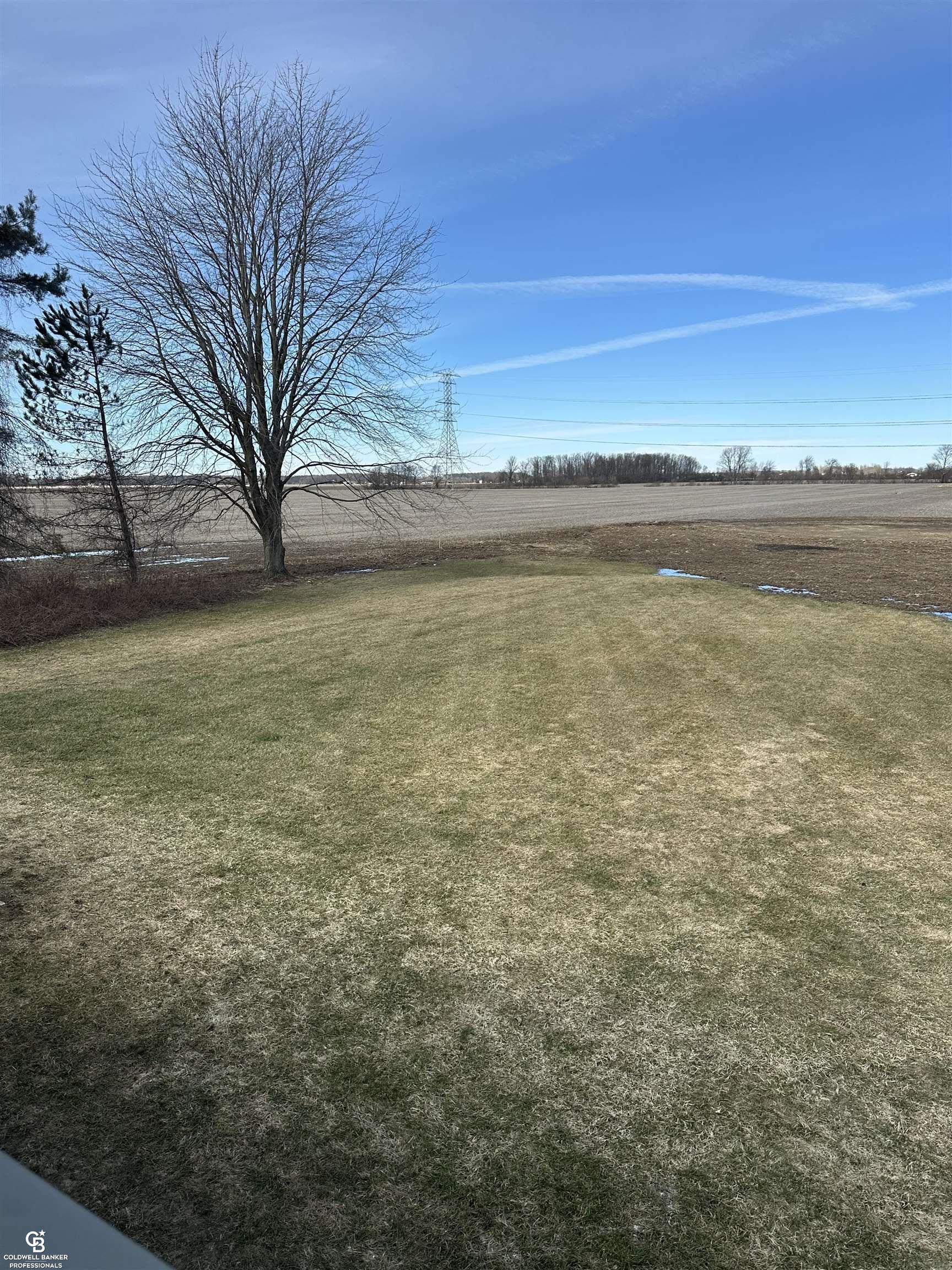 32011 School Section Road Richmond, MI 48062 - Photo 10 of 39 50201730-c0c17d9c-4104-4fc4-aa24-b7381e1c2599.JPG