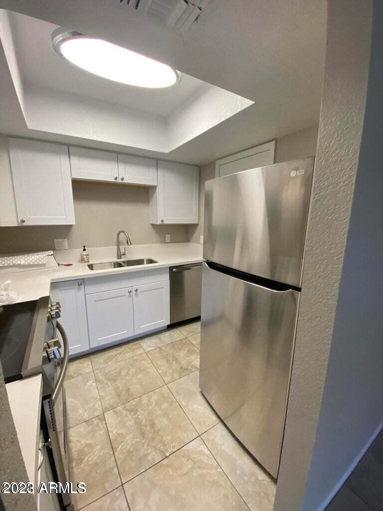 8649 East Royal Palm Road, Unit 214 Scottsdale, AZ 85258 - Photo 5 of 16 Kitchen