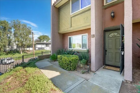 $420,000 | 1463 North Broadway, Unit A, Escondido, CA 92026