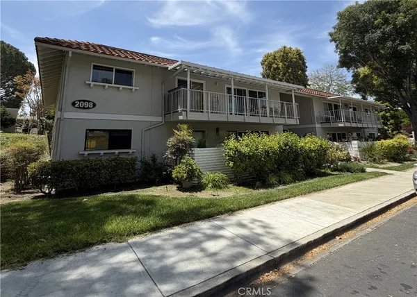 $399,500 | 2098 Ronda Granada, Unit B, Laguna Woods, CA 92637