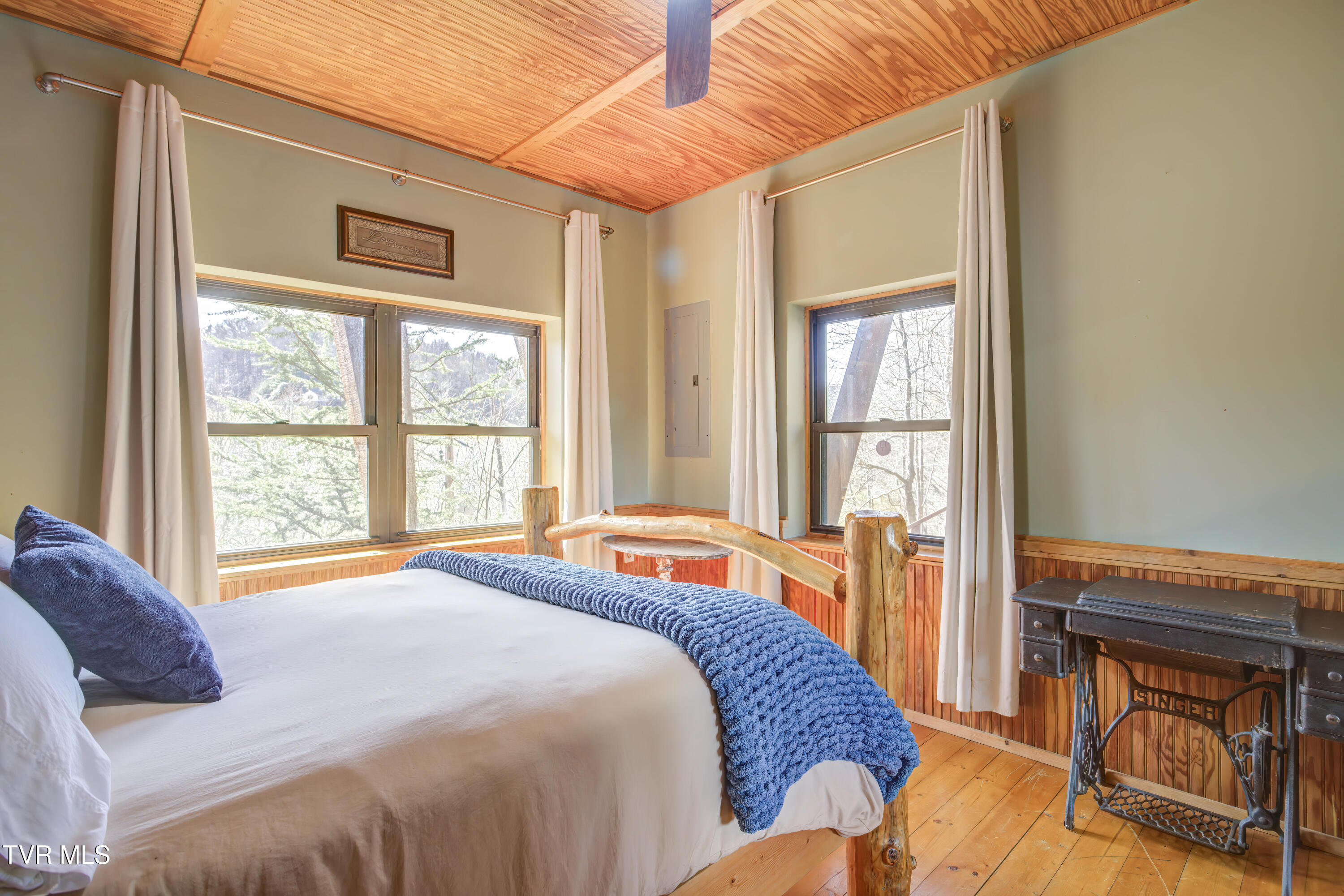 665 Laurels Road Johnson City, TN 37601 - Photo 32 of 43 665 Laurels (36)