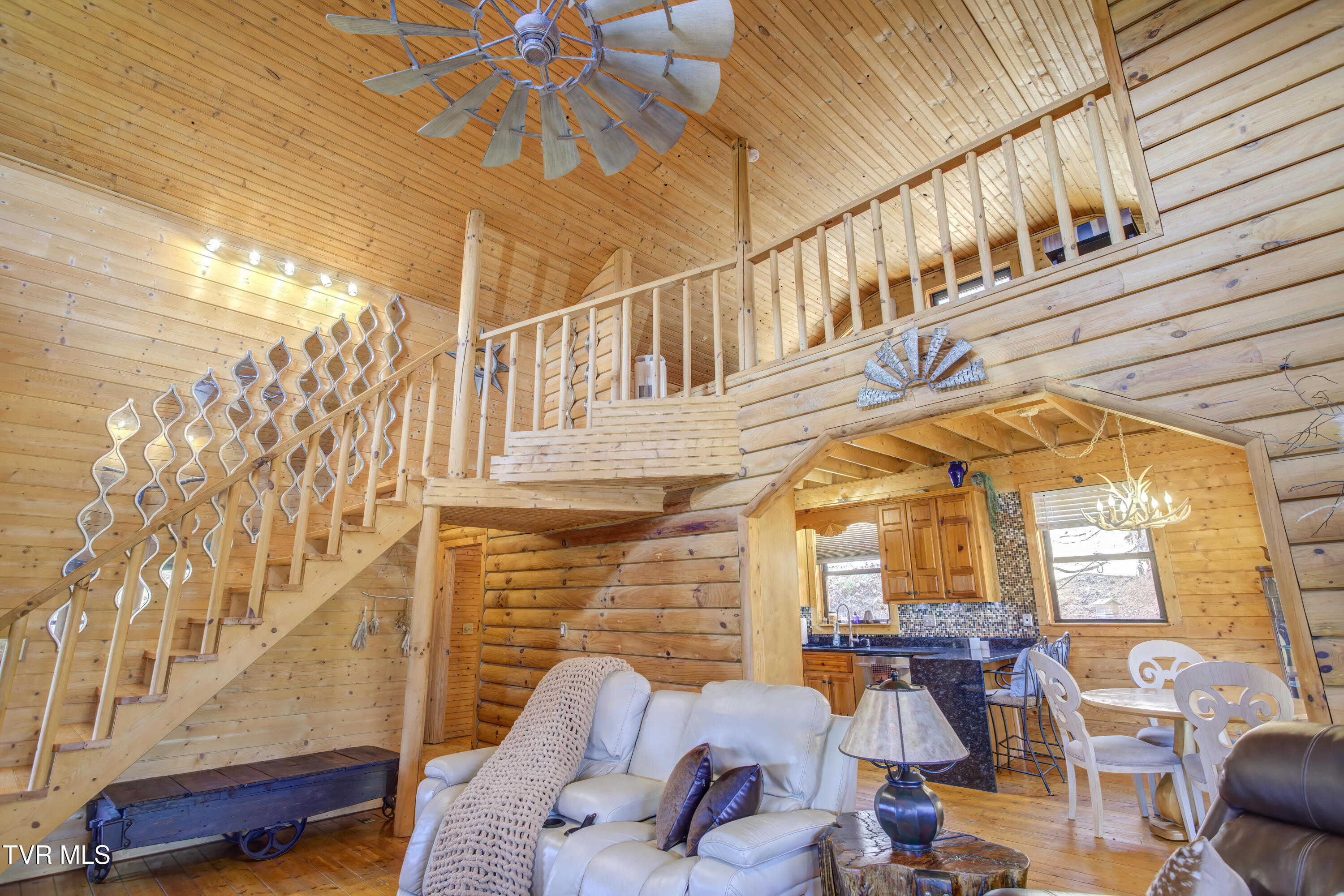 665 Laurels Road Johnson City, TN 37601 - Photo 8 of 43 665 Laurels (17)