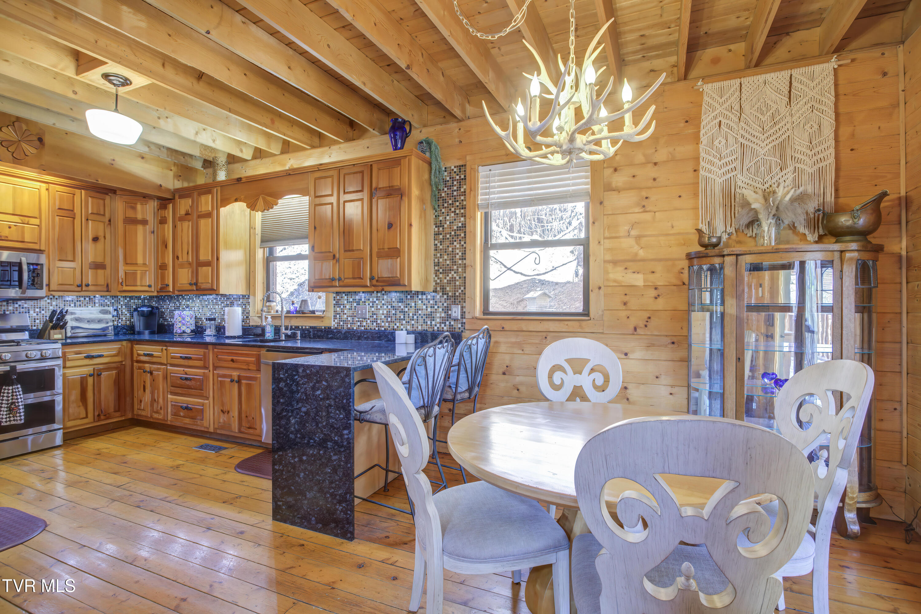 665 Laurels Road Johnson City, TN 37601 - Photo 10 of 43 665 Laurels (10)