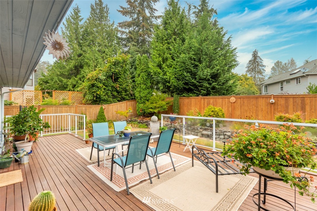 15720 Southeast 184th Street Renton, WA 98058 - Photo 12 of 30 a view of a chairs and table in patio
