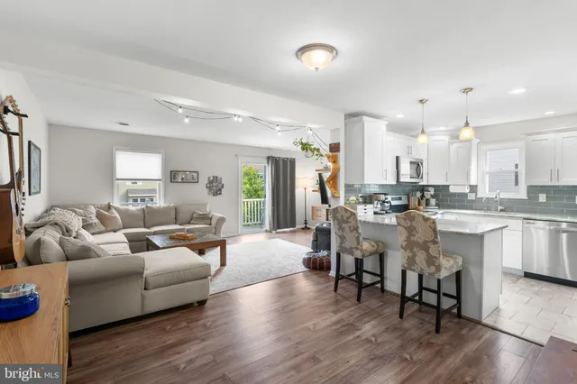 $325,000 | 128 East Green Valley Circle, Newark, DE 19711