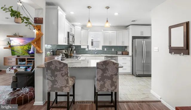 $325,000 | 128 East Green Valley Circle, Newark, DE 19711