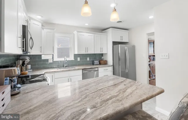 $325,000 | 128 East Green Valley Circle, Newark, DE 19711