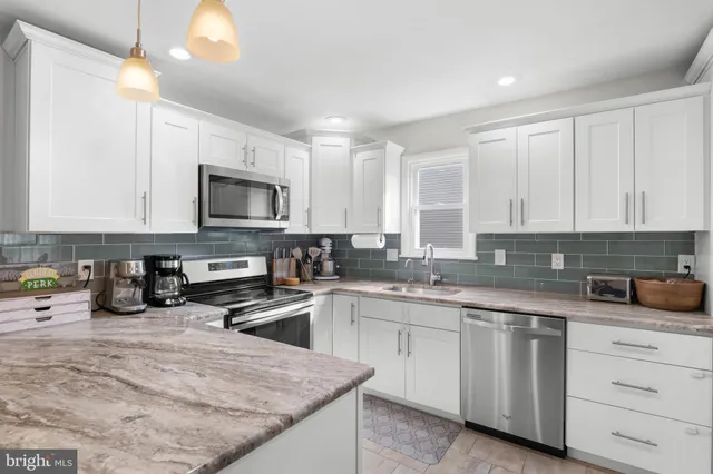 $325,000 | 128 East Green Valley Circle, Newark, DE 19711