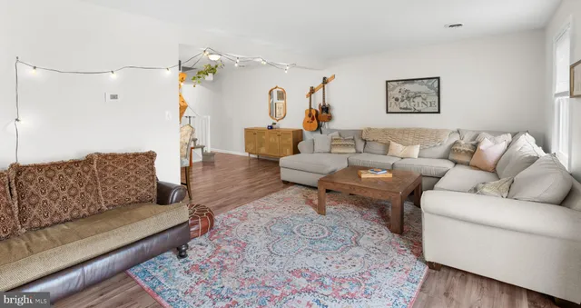 $325,000 | 128 East Green Valley Circle, Newark, DE 19711