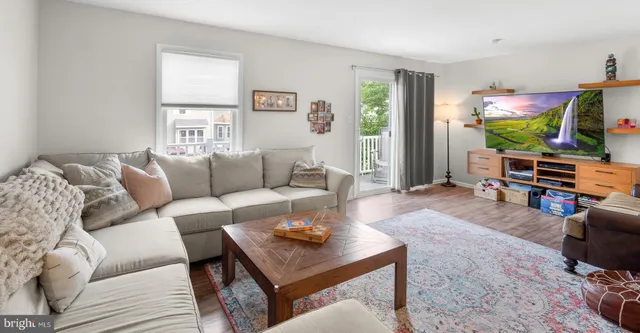 $325,000 | 128 East Green Valley Circle, Newark, DE 19711