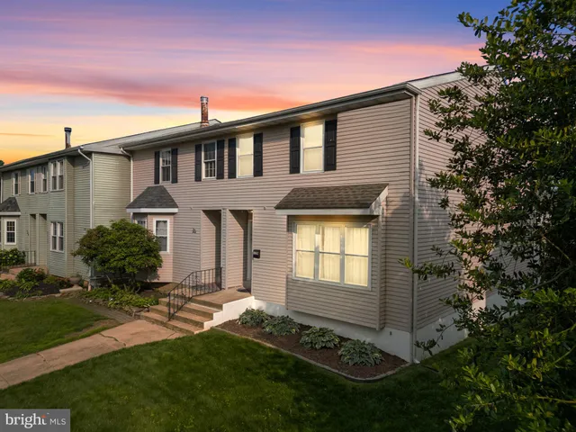 $325,000 | 128 East Green Valley Circle, Newark, DE 19711