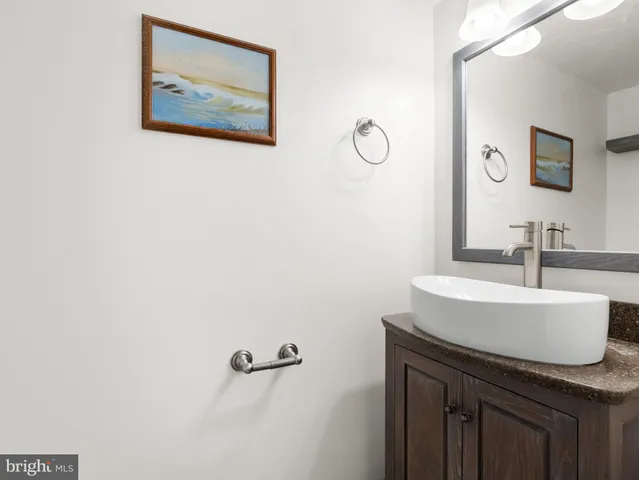 $325,000 | 128 East Green Valley Circle, Newark, DE 19711