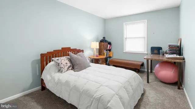 $325,000 | 128 East Green Valley Circle, Newark, DE 19711