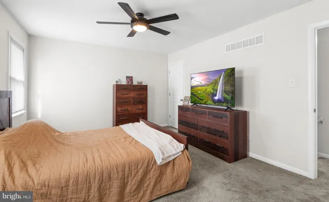 $325,000 | 128 East Green Valley Circle, Newark, DE 19711