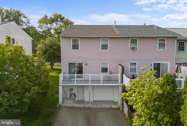 $325,000 | 128 East Green Valley Circle, Newark, DE 19711