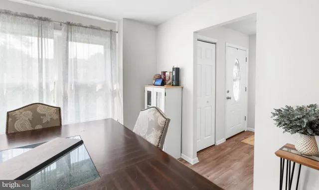 $325,000 | 128 East Green Valley Circle, Newark, DE 19711