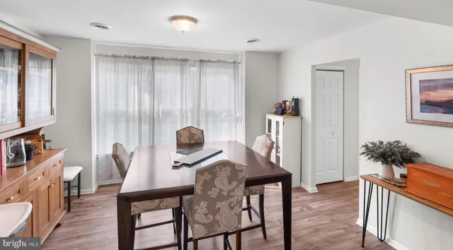 $325,000 | 128 East Green Valley Circle, Newark, DE 19711