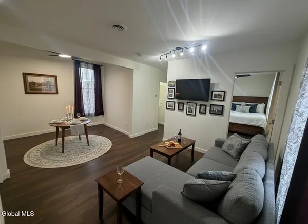 $1,350 | 8 Harrison Avenue, Rensselaer, NY 12144