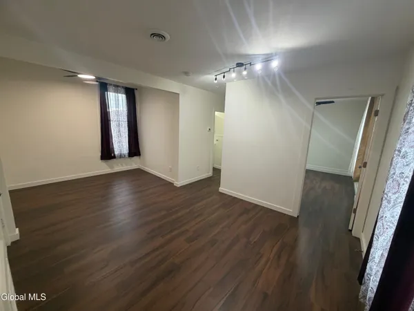 $1,350 | 8 Harrison Avenue, Rensselaer, NY 12144