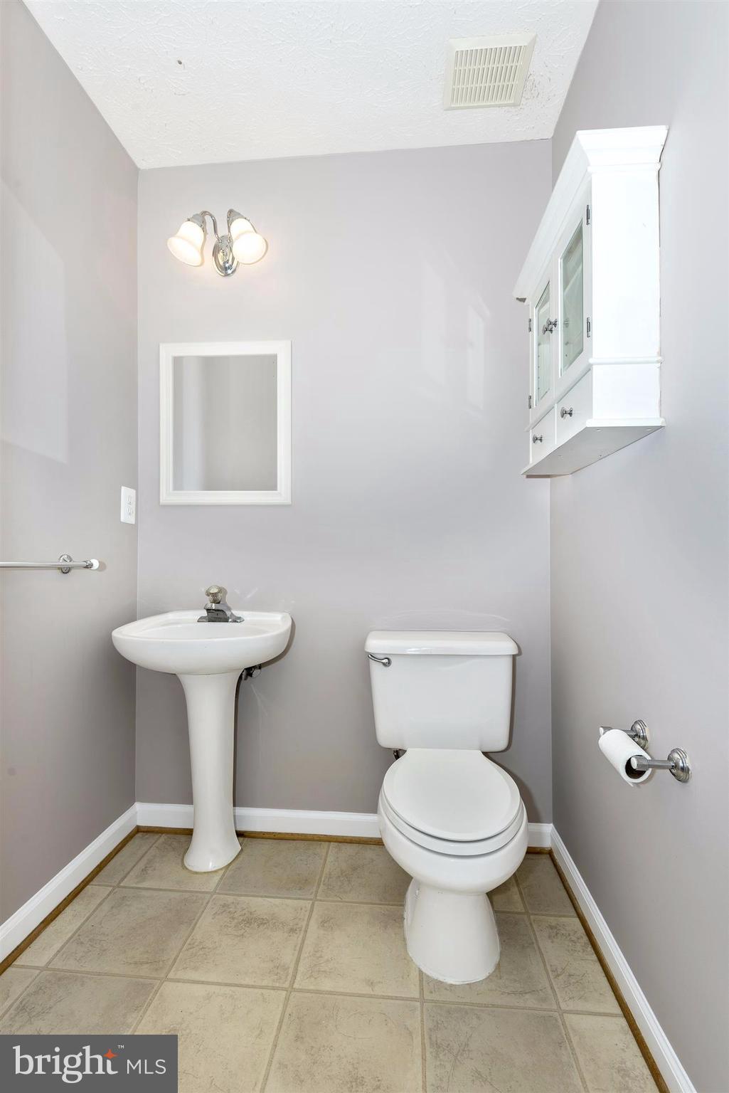 26053 Ridge Manor Drive Damascus, MD 20872 - Photo 12 of 24 Bath