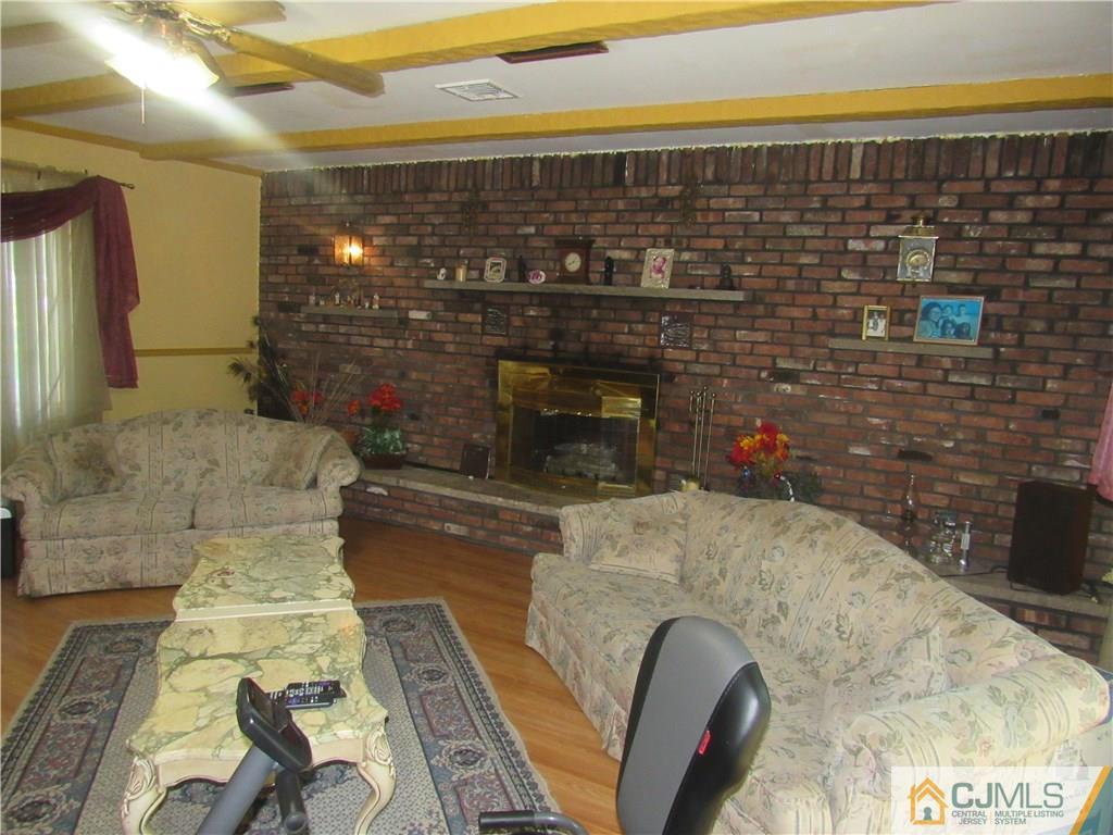 318 Overbrook Road Piscataway, NJ 08854 - Photo 11 of 27 Gallery Image 11