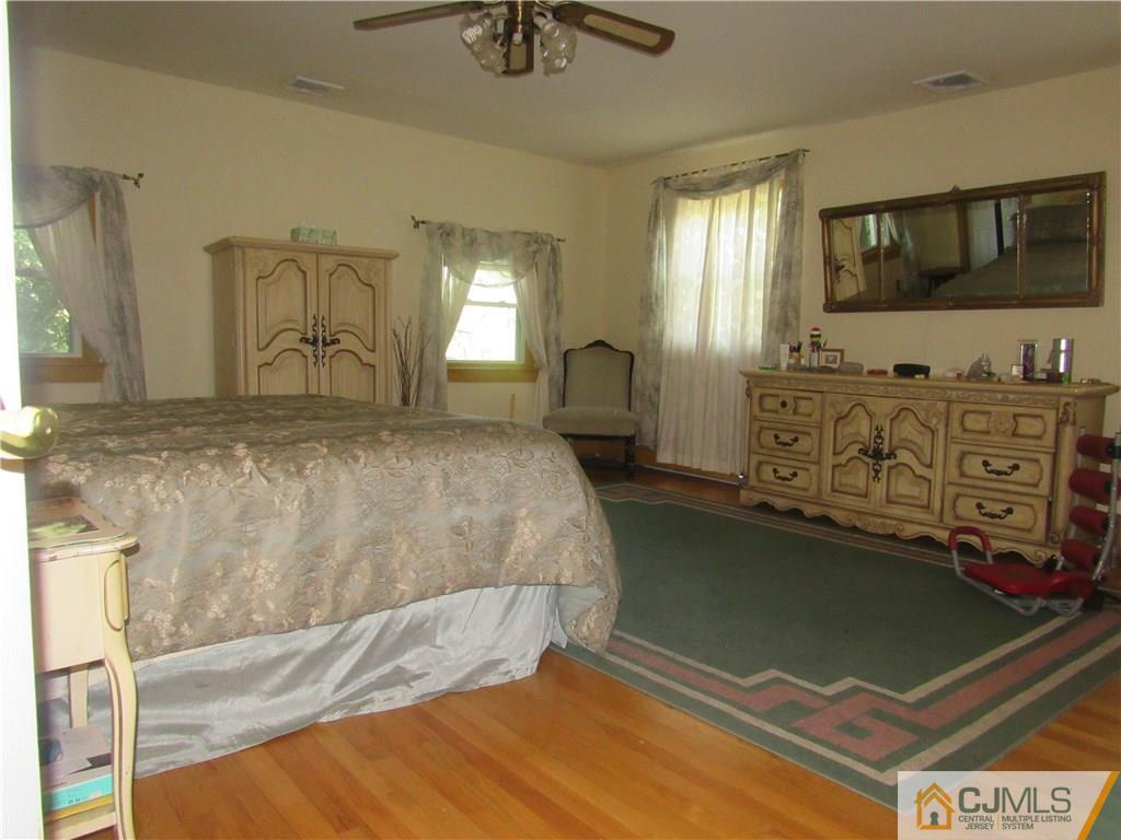 318 Overbrook Road Piscataway, NJ 08854 - Photo 5 of 27 Gallery Image 5