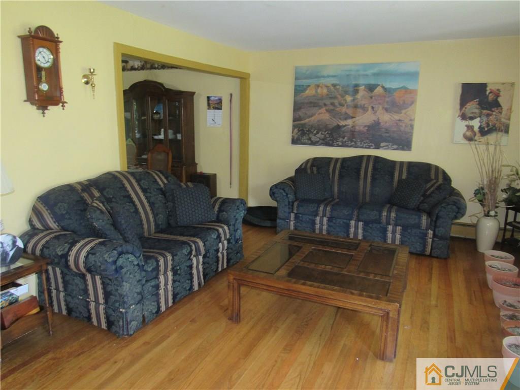318 Overbrook Road Piscataway, NJ 08854 - Photo 6 of 27 Gallery Image 6