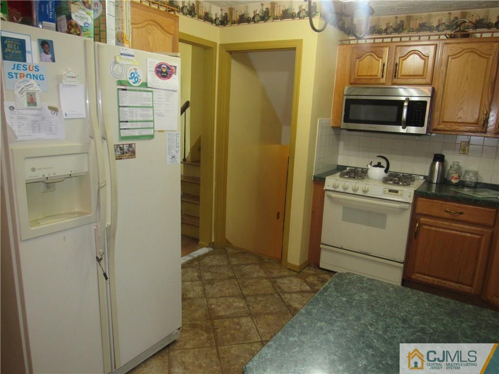 318 Overbrook Road Piscataway, NJ 08854 - Photo 9 of 27 Gallery Image 9