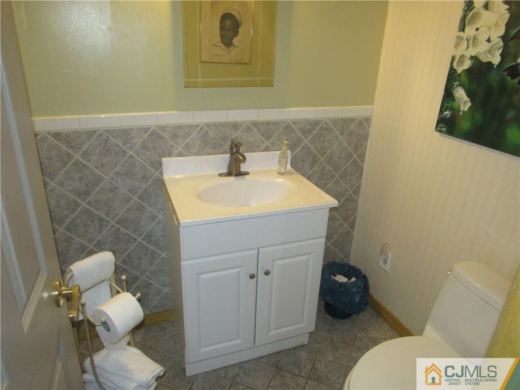 318 Overbrook Road Piscataway, NJ 08854 - Photo 10 of 27 Gallery Image 10