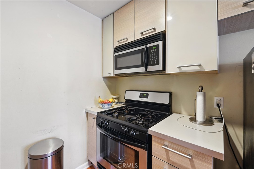 6250 Fulton Avenue, Unit 104 Van Nuys, CA 91401 - Photo 15 of 19